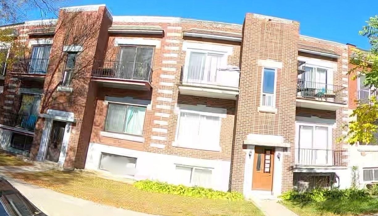 Street photo of the triplex at 7085 rue Fabre